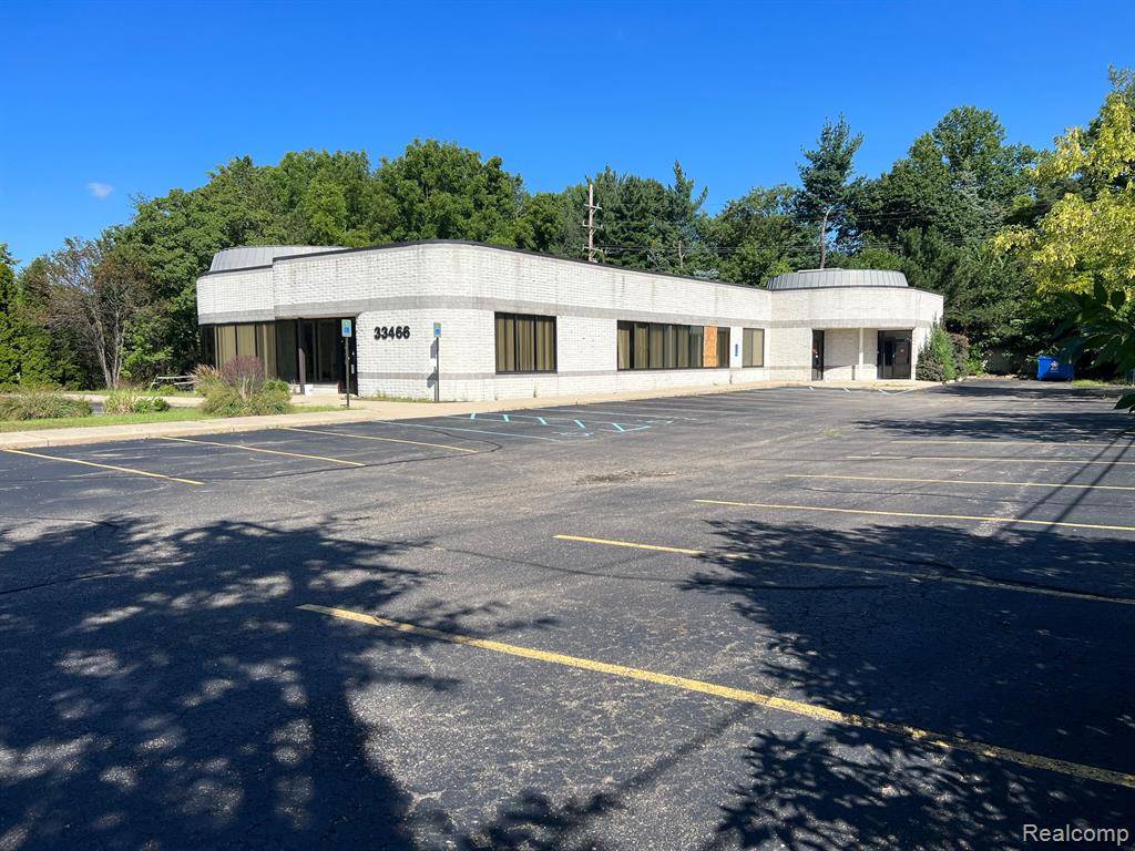 Farmington, MI 48335,33466 W 8 MILE Road