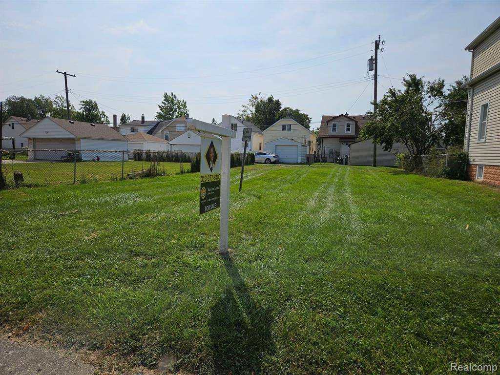 Dearborn, MI 48126,8915 SHADDICK Street