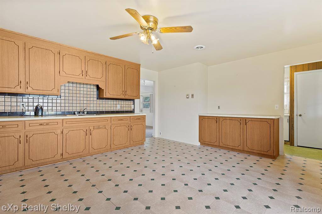Allenton, MI 48002,408 HOWELL Road