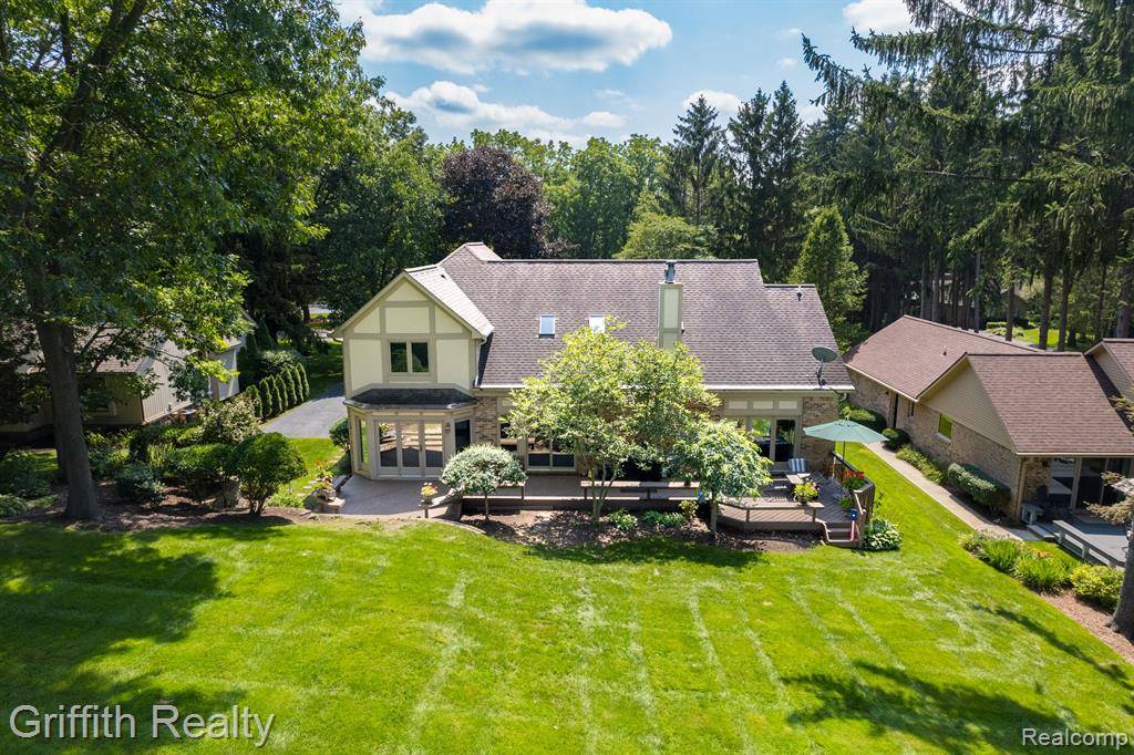 Brighton, MI 48116,4687 OAK TREE COURT