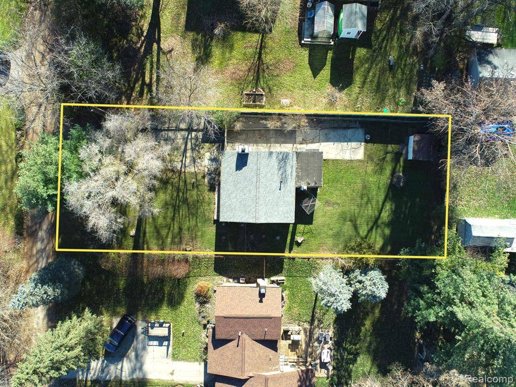 Clarkston, MI 48348,9525 CORNELL Avenue