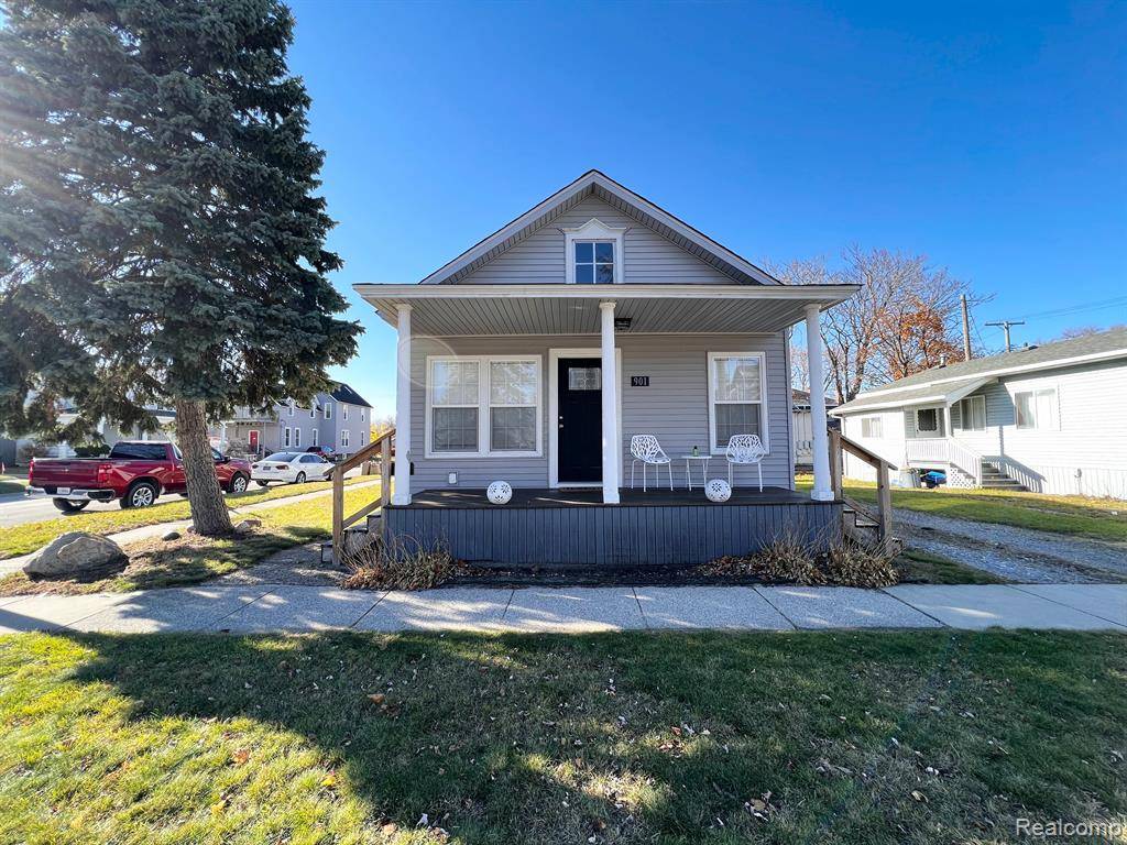 Port Huron, MI 48060,901 MICHIGAN Street