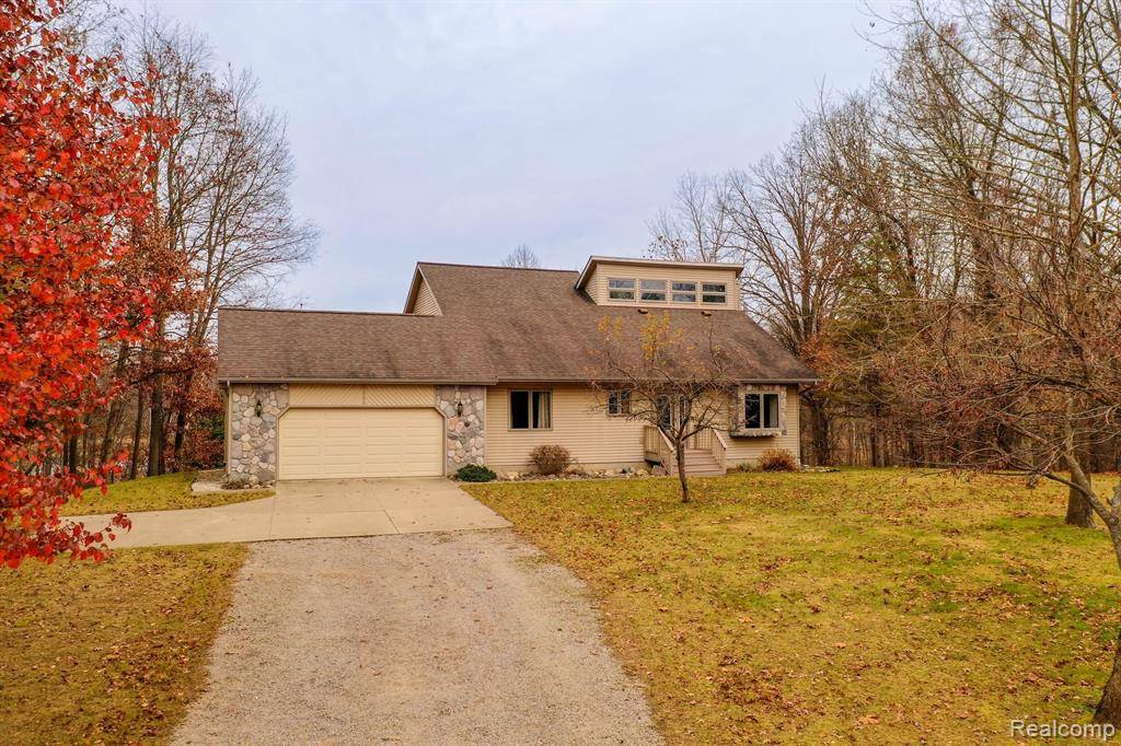 Columbiaville, MI 48421,352 DOCKHAM Road