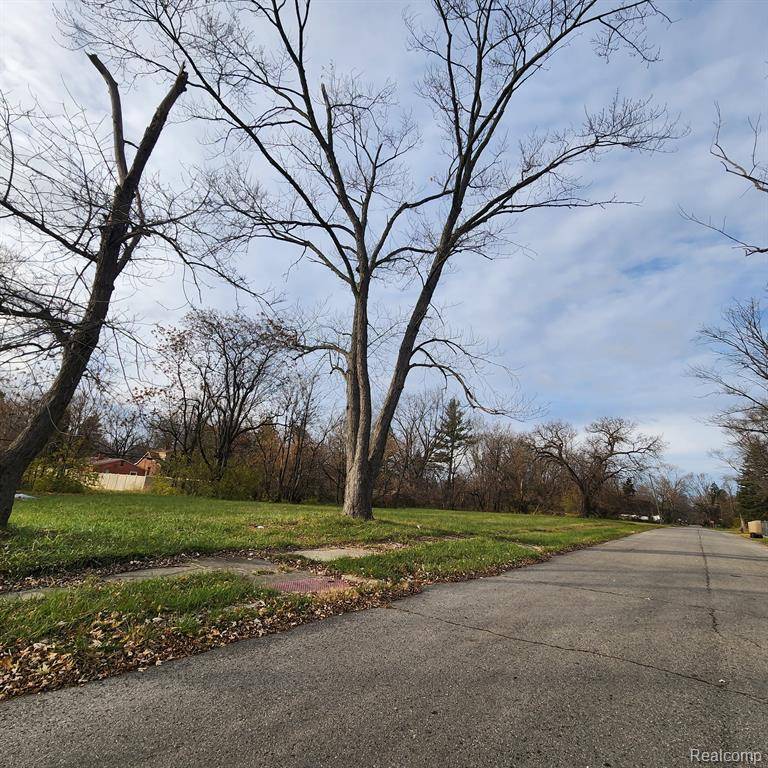 Detroit, MI 48223,15401 HAZELTON Street