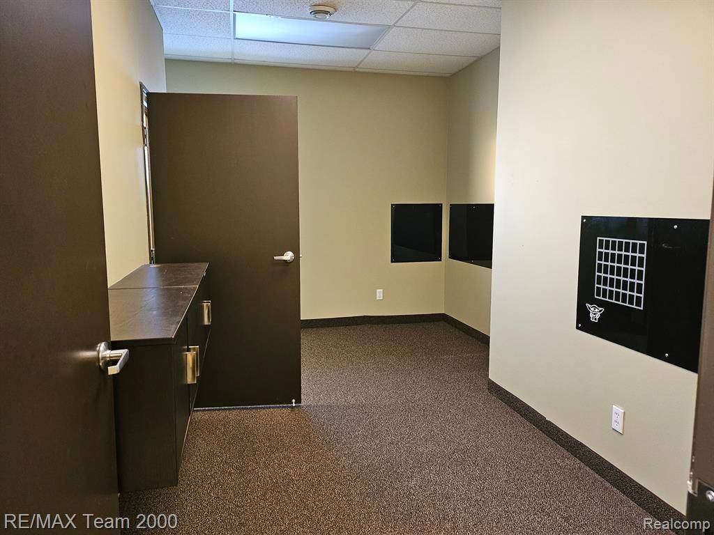 Lincoln Park, MI 48146,1088 SOUTHFIELD Road