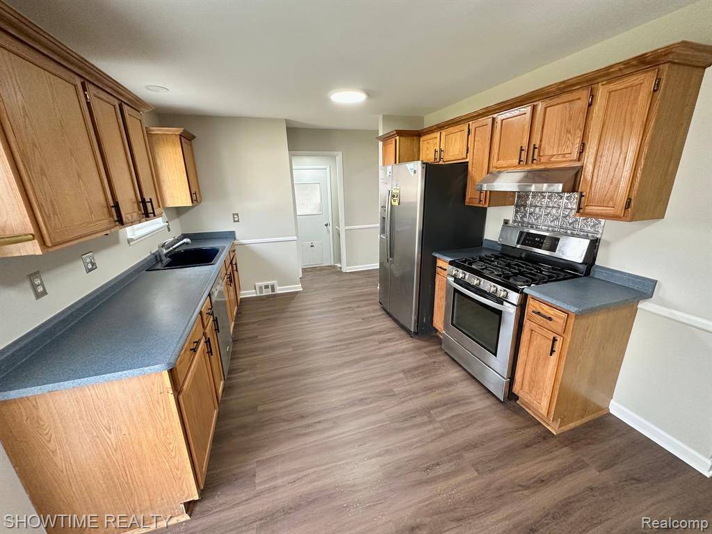 Farmington Hills, MI 48336,23116 PURDUE Avenue