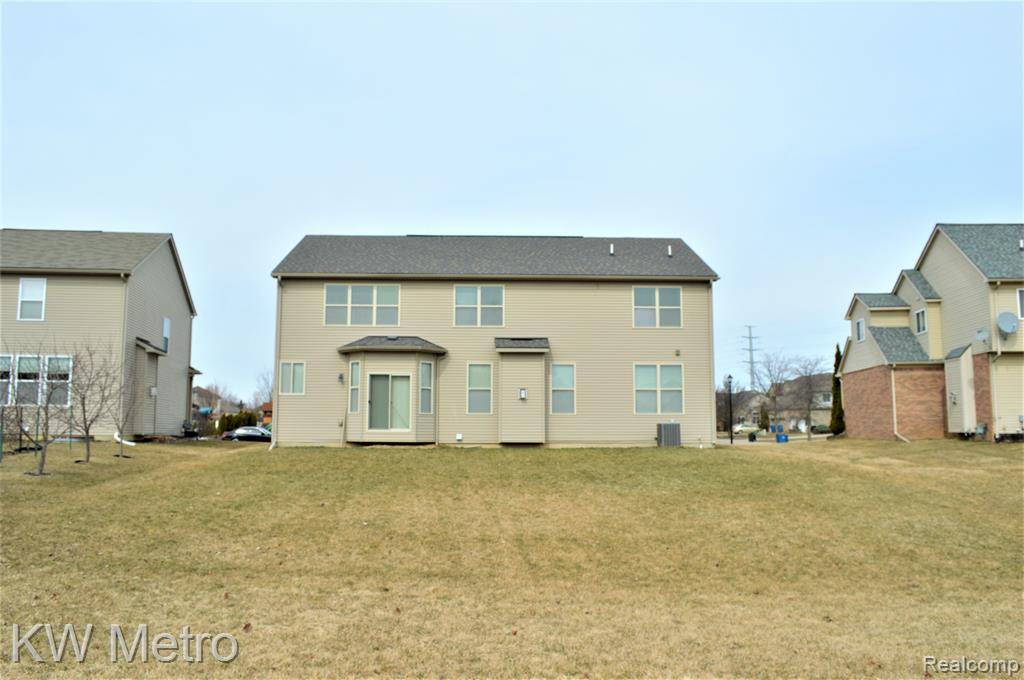 Ypsilanti, MI 48197,4313 SILVERLEAF Drive