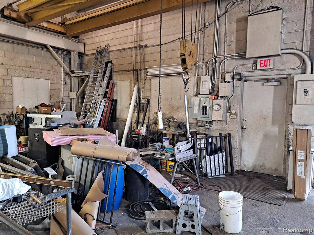 Warren, MI 48089,13118 E 9 MILE Road
