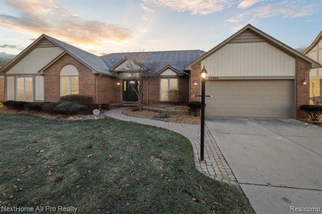 Farmington Hills, MI 48335,37985 BRADLEY Drive