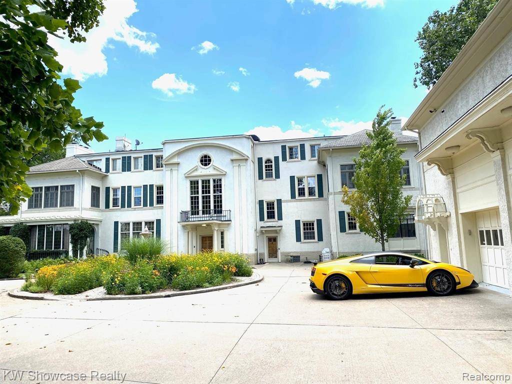 Detroit, MI 48202,70 W BOSTON Boulevard