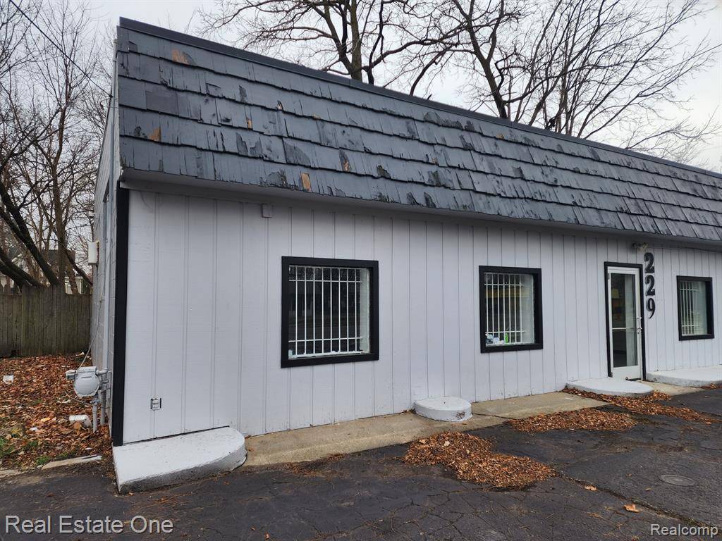 Lansing, MI 48906,229 W CESAR E CHAVEZ Avenue
