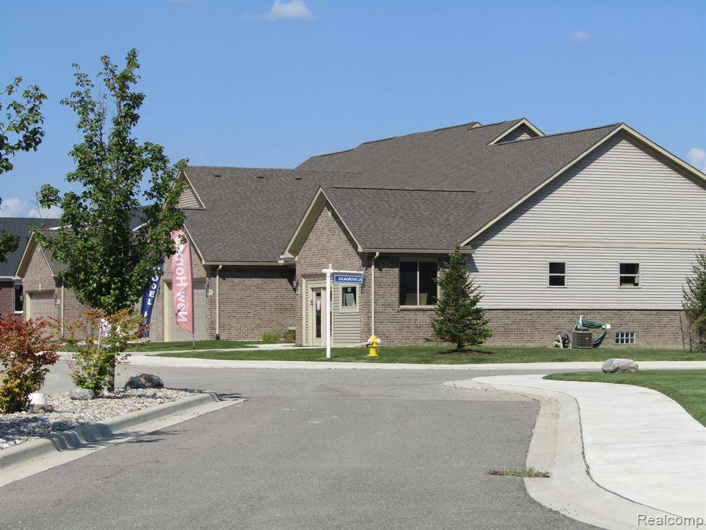 New Baltimore, MI,48341 APPLEGROVE Lane