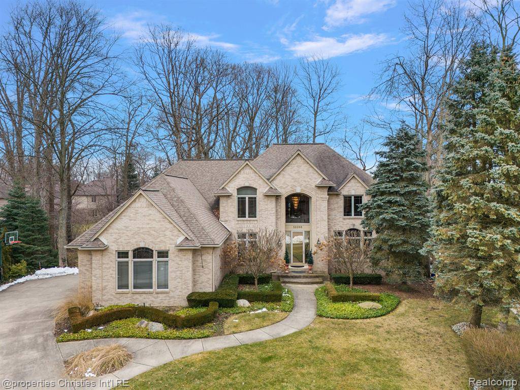 Utica, MI 48315,52388 WOODSIDE Court