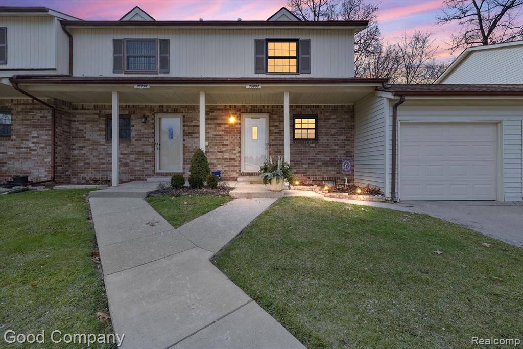 Westland, MI,35892 CASTLEWOOD