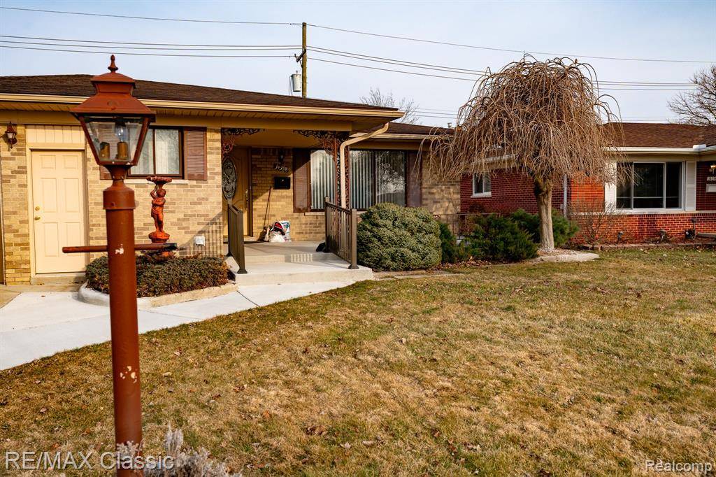 Sterling Heights, MI 48312,34398 GREENTREES Road