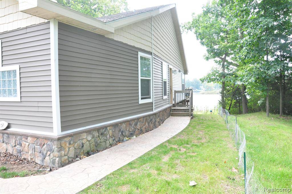 Pinckney, MI 48169,5050 Island Shore Drive