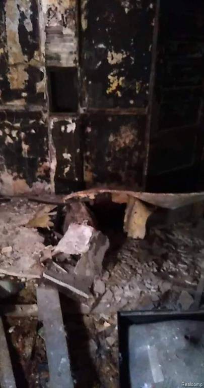 Detroit, MI 48207,6834 Charlevoix Street