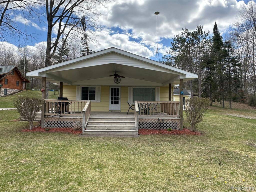 Hope, MI 48628,929 KAYPAT Drive