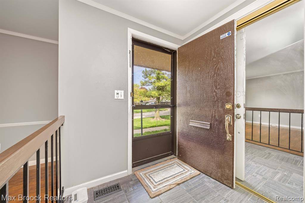 Southfield, MI 48033,25260 GREENBROOKE #14 Drive