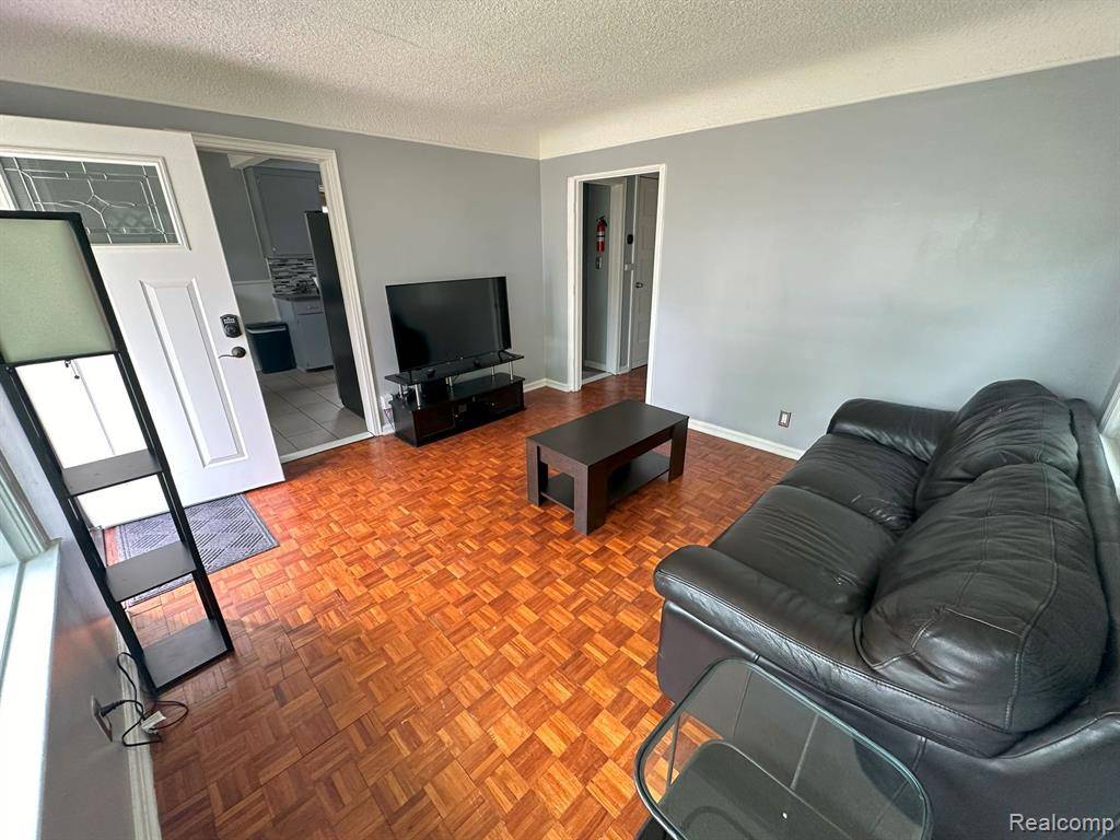 Oak Park, MI 48237,23271 Manistee Street