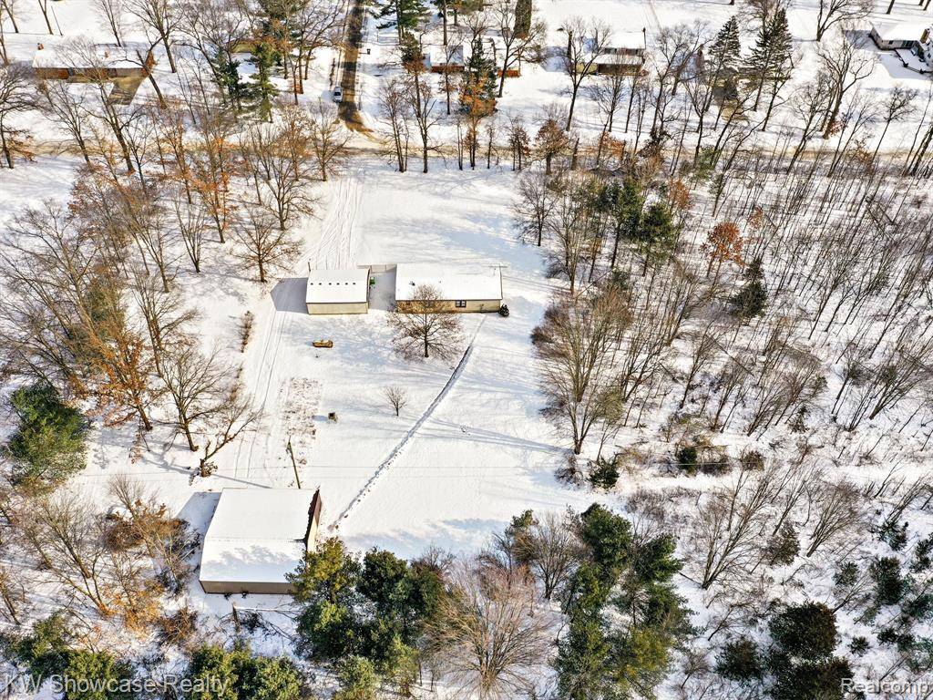 Howell, MI 48855,2185 ARMOND Road