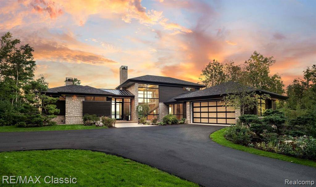 Highland, MI,2673 Pine Bluffs Ct