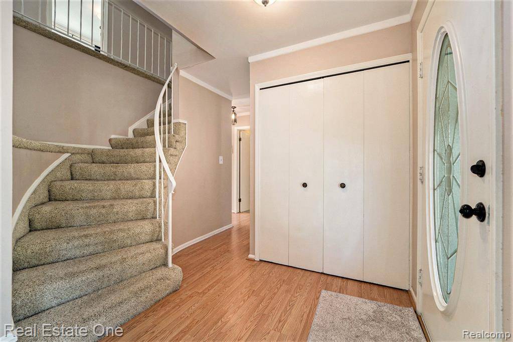 Troy, MI 48085,4453 WILLOW CREEK Drive