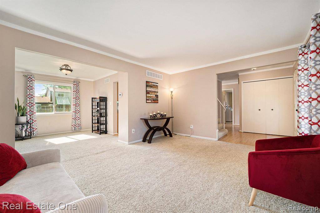 Troy, MI 48085,4453 WILLOW CREEK Drive