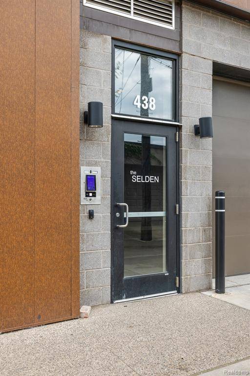 Detroit, MI 48201,438 SELDEN Street