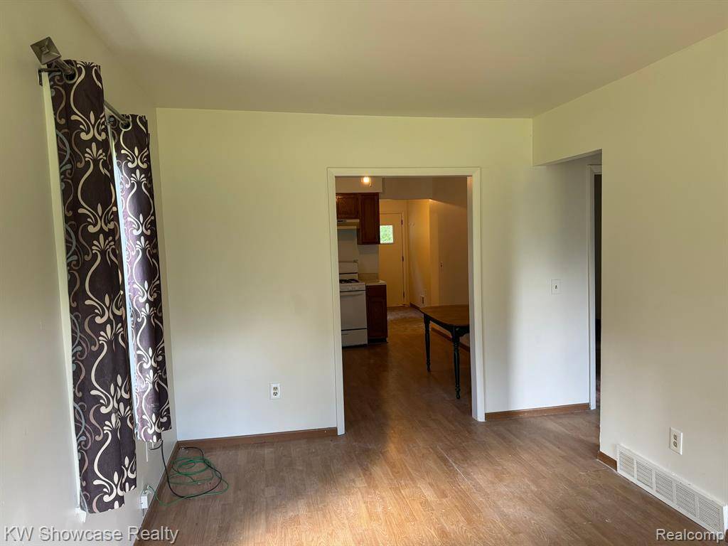 Farmington Hills, MI 48336,21420 PARKER Street