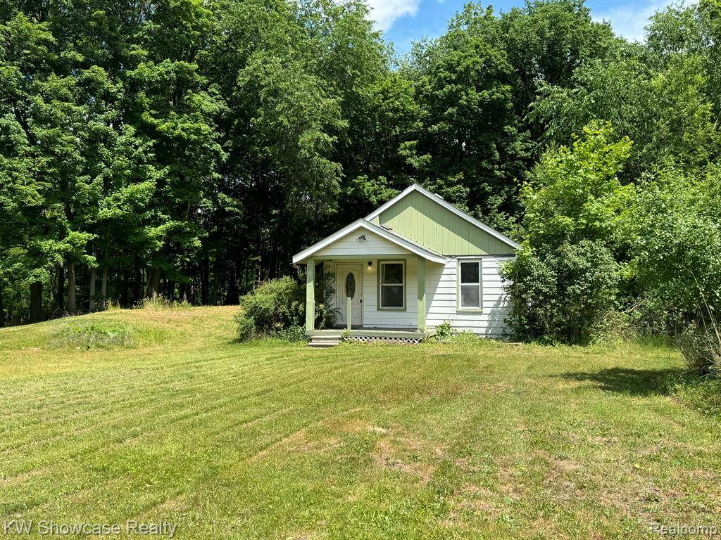 Farmington Hills, MI 48336,21420 PARKER Street