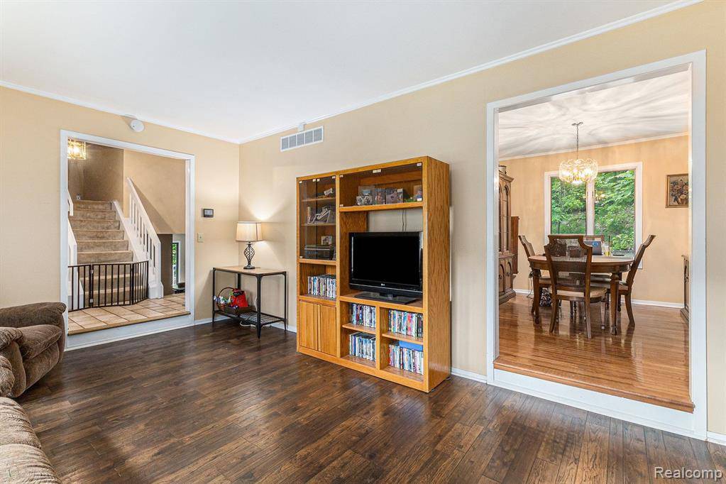 Brighton, MI 48116,7739 MALTBY Road