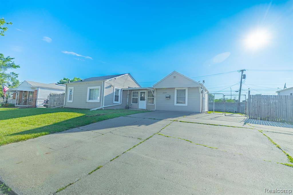 Madison Heights, MI 48071,28277 GROVELAND Street