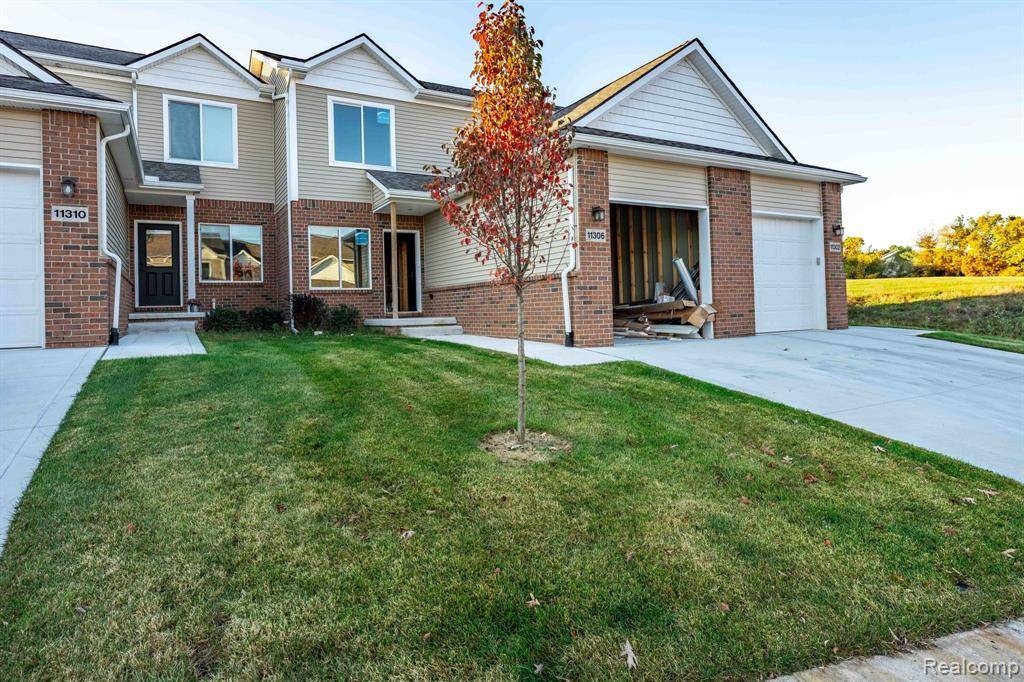 Brighton, MI 48116,11306 Woodruff Lake