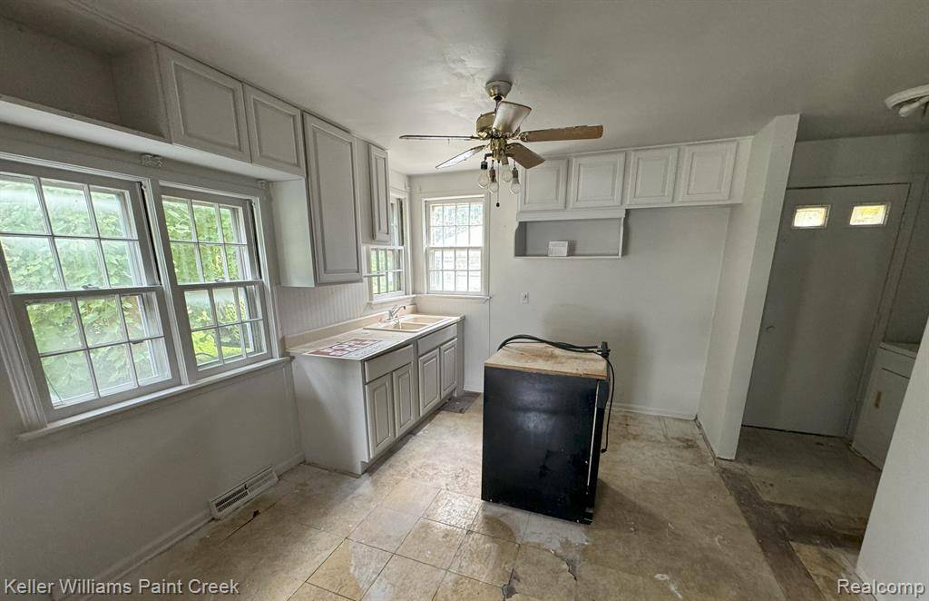 Garden City, MI,28643 BEECHWOOD Street