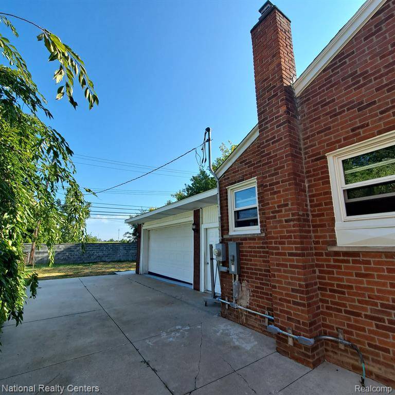 Livonia, MI 48150,30060 ORANGELAWN Street