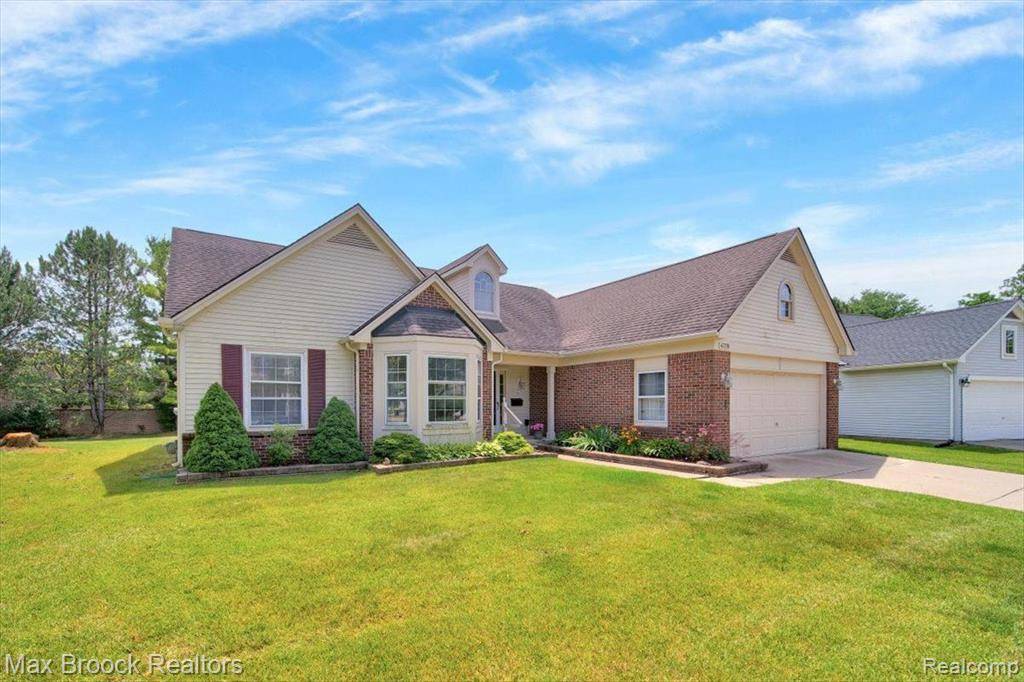 Novi, MI,47170 Scarlet S Drive