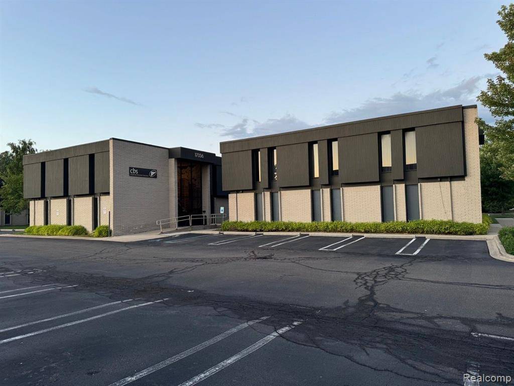 Southfield, MI 48076,17320 W 12 MILE Road
