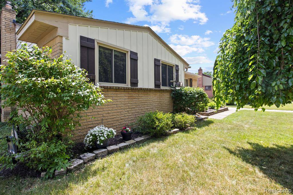 Livonia, MI 48150,36455 HEES Street