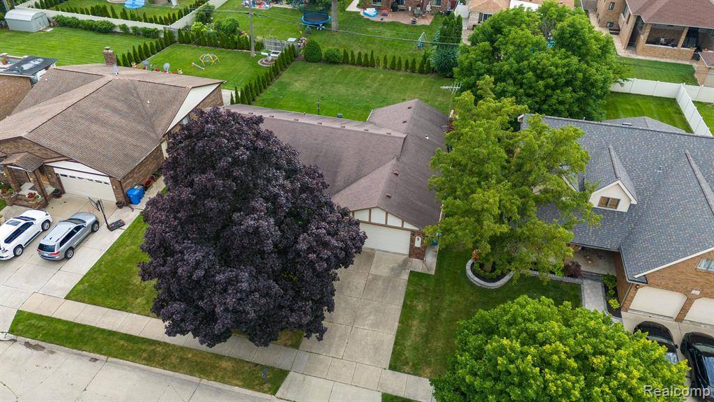 Dearborn Heights, MI 48127,293 N CHARLESWORTH Street