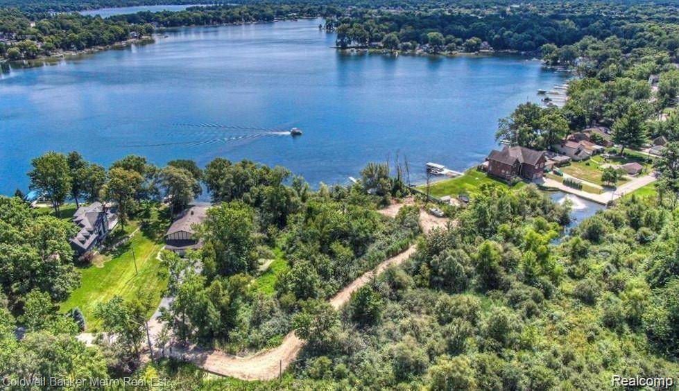 Commerce Twp, MI 48382,2577 Midwood