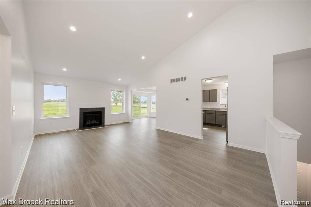 Romulus, MI 48174,32152 AUGUSTA Drive