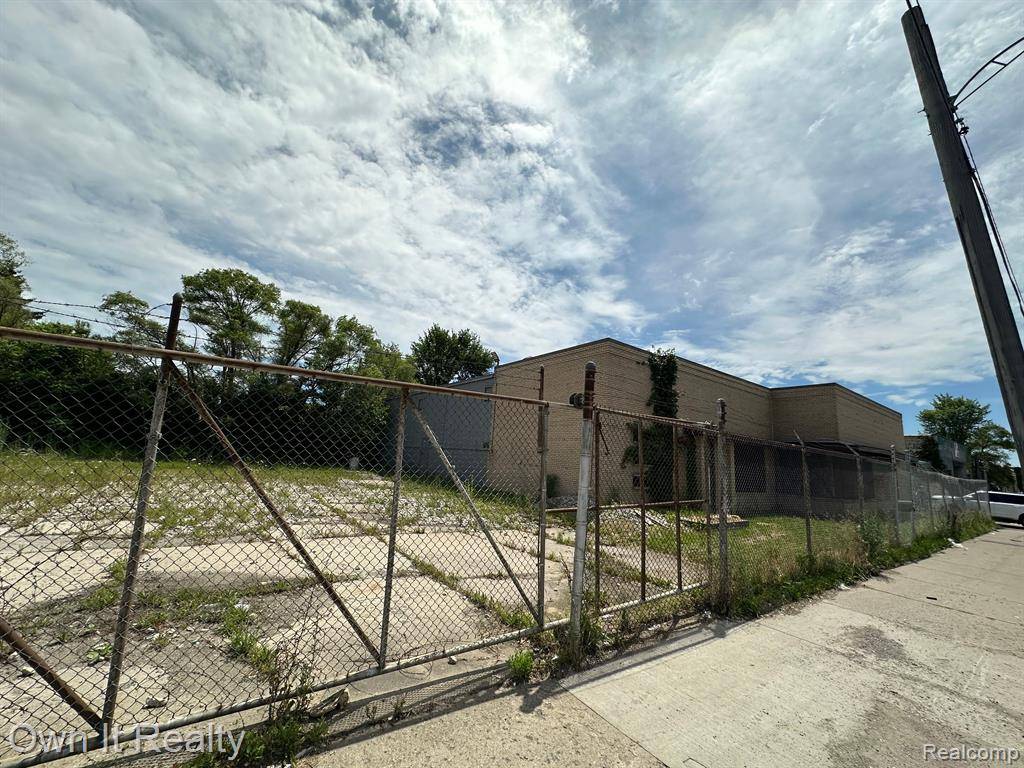 Detroit, MI 48238,14270 WYOMING Street
