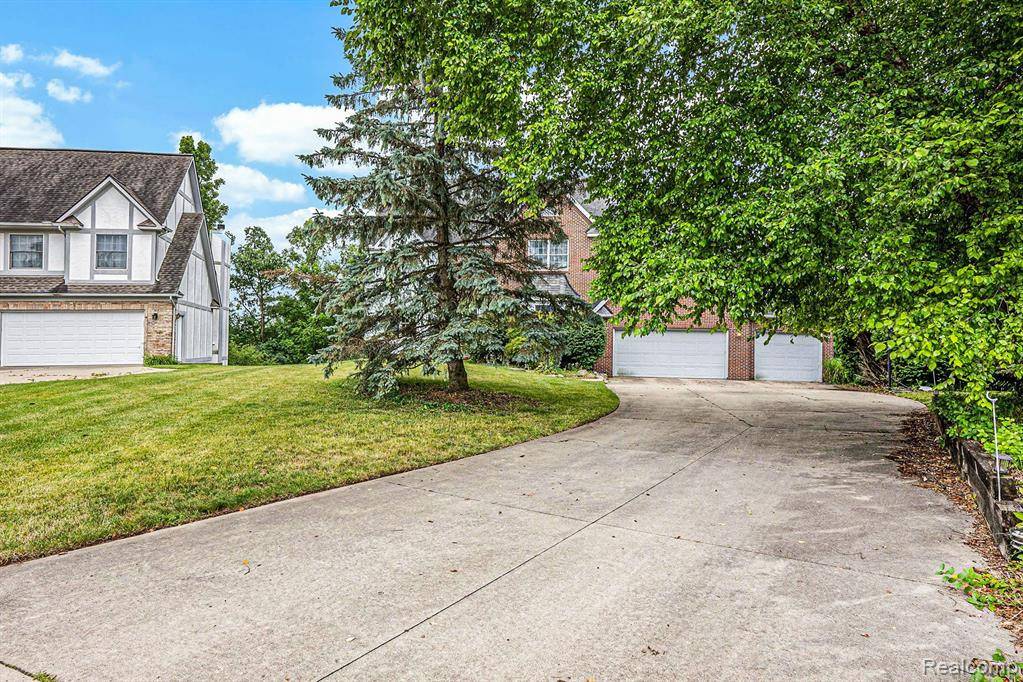 Ann Arbor, MI 48108,3592 GREAT FALLS Circle