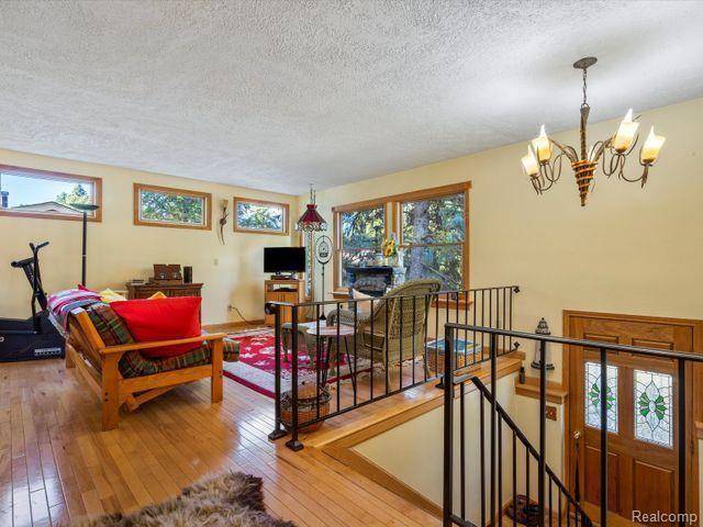 Lake Orion, MI 48362,850 BUCKHORN Drive