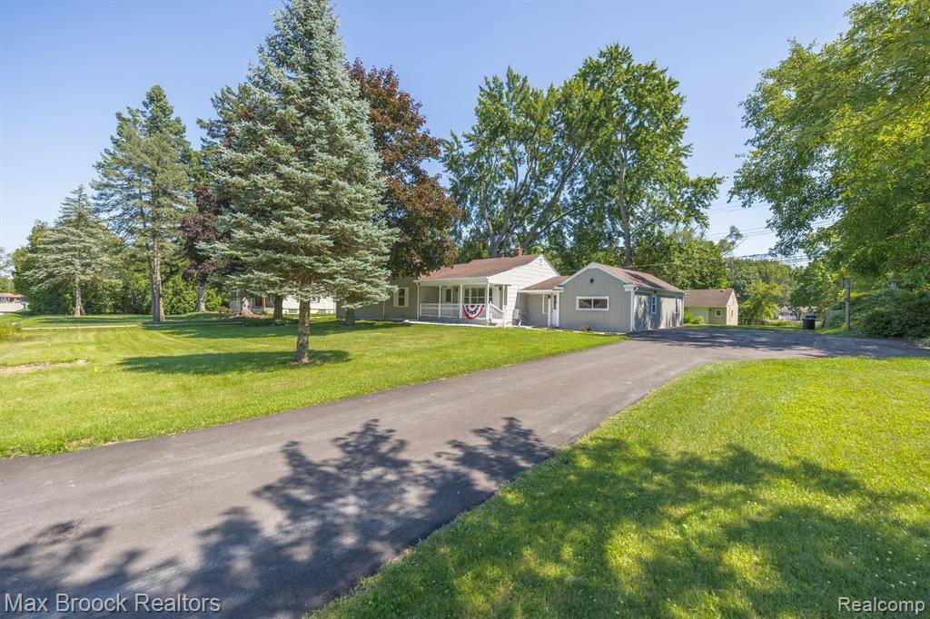 Livonia, MI 48154,29601 GREENLAND Street