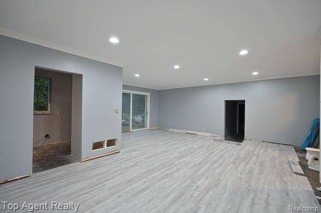 Shelby Twp, MI 48317,8490 MILLIS Road