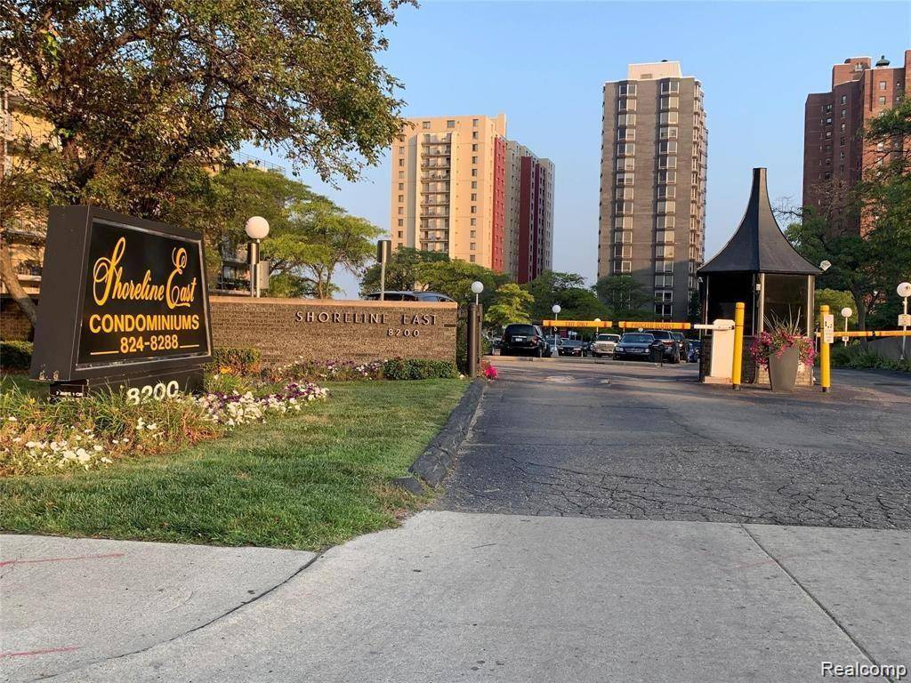 Detroit, MI 48214,8200 E JEFFERSON Avenue
