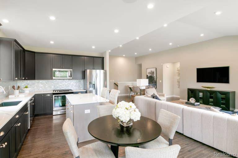 Ann Arbor, MI 48108,746 W SPANIEL Drive