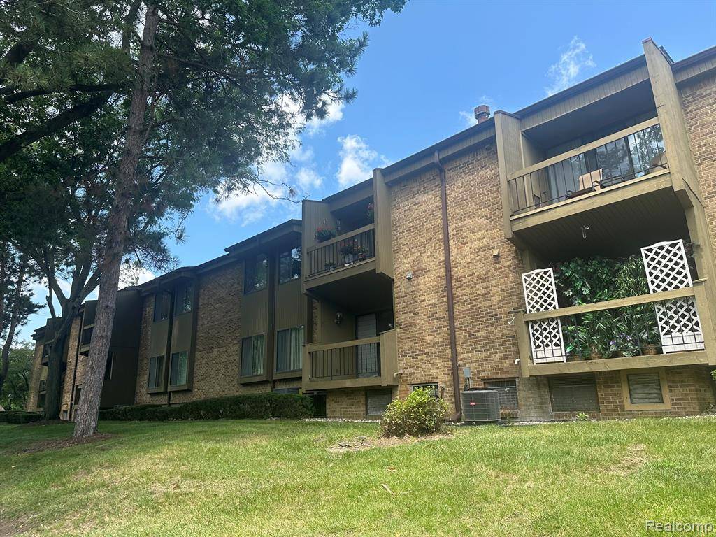 Southfield, MI 48033,27330 ARBORWAY Road